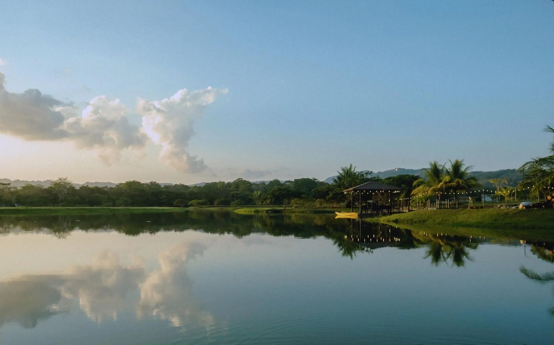 La laguna central de Místico